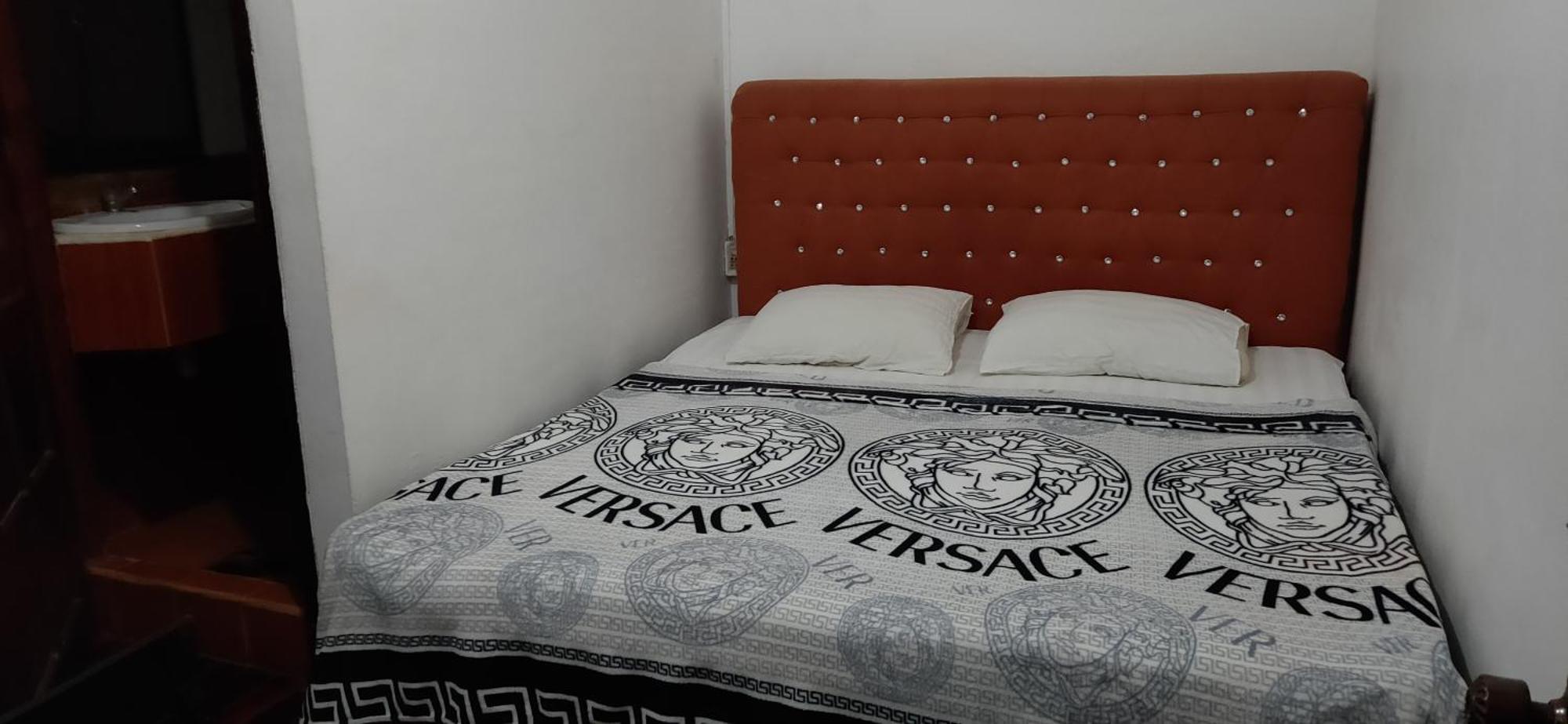 Phousi Guesthouse 2 Луанг Прабанг Стая снимка